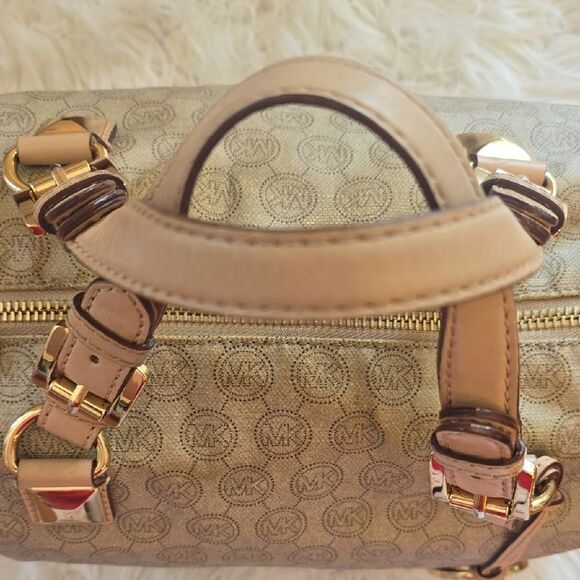 Michael Kors Medium Duffel Tan Satchel with Gold Accents - Picture 10 of 12